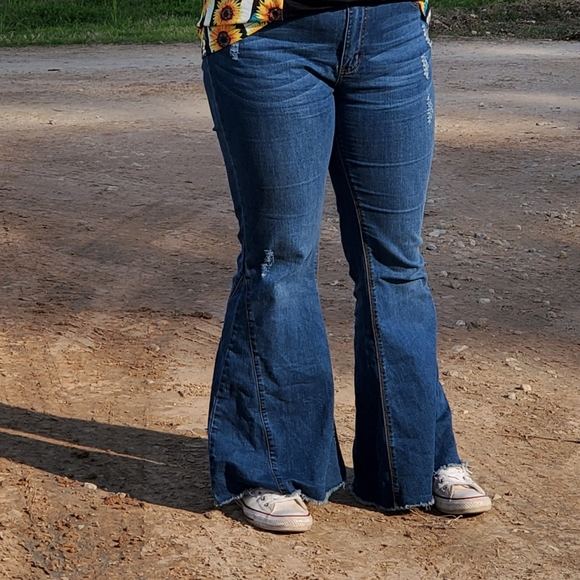 Bell Bottom Jeans - Picture 4 of 4